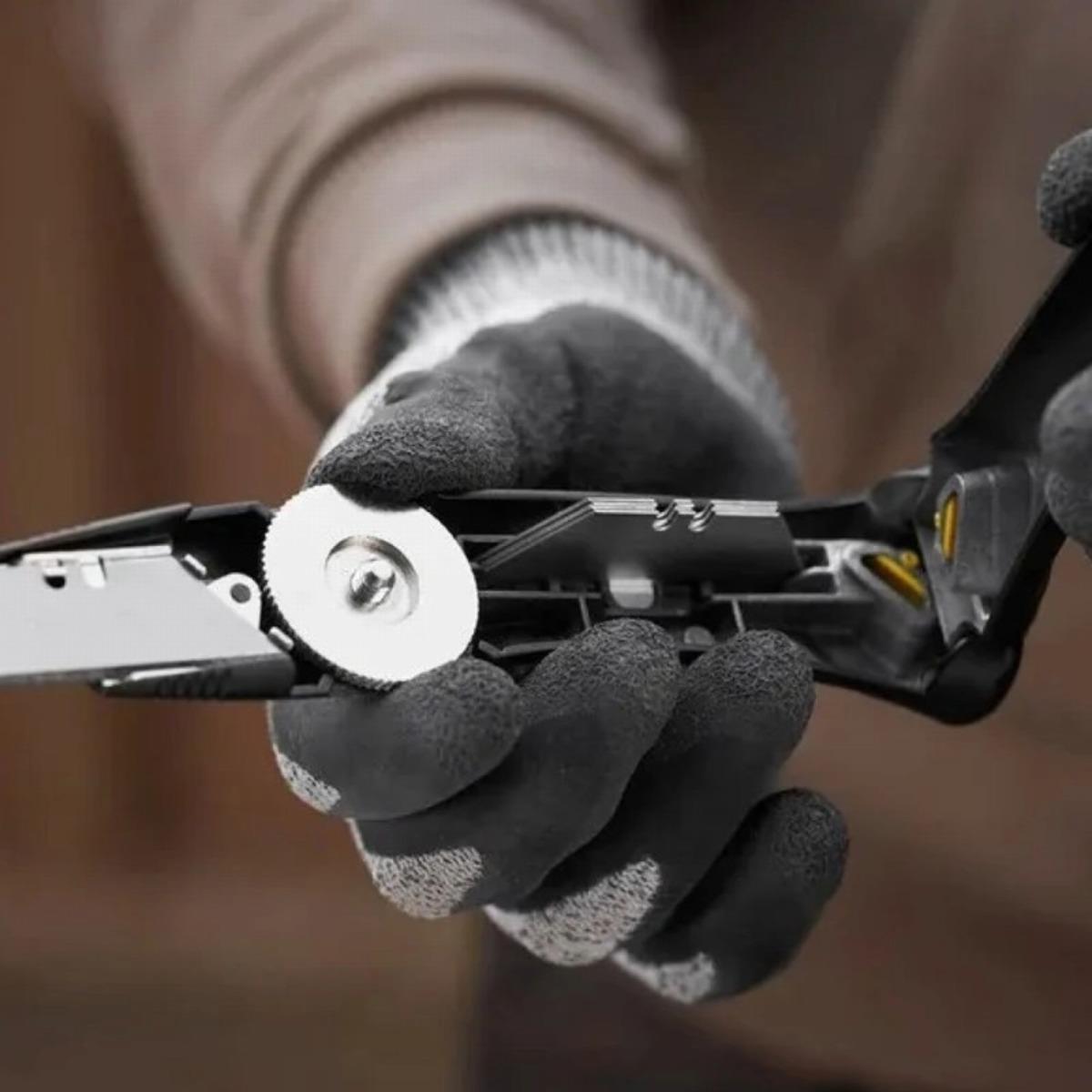 Stanley FatMax Fixed Blade Trade Knife with Holster + 10 Blades STAFM910503