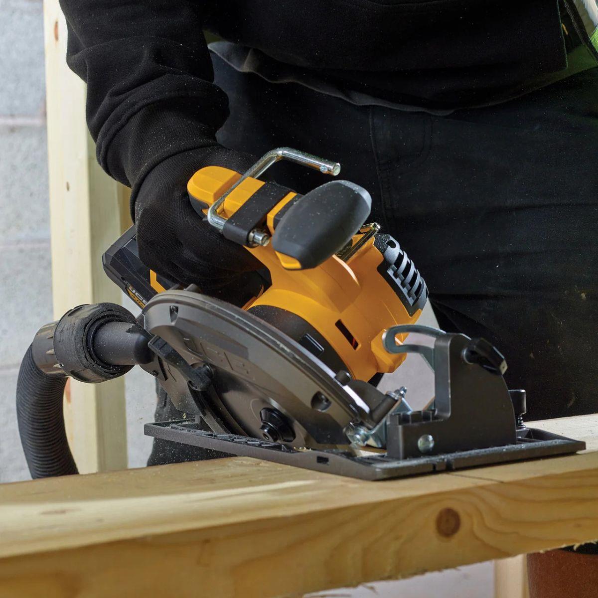 JCB-18PCS-185 18V Circular Saw 185mm & 60mm Cut Depth With 2 Blades Body Only