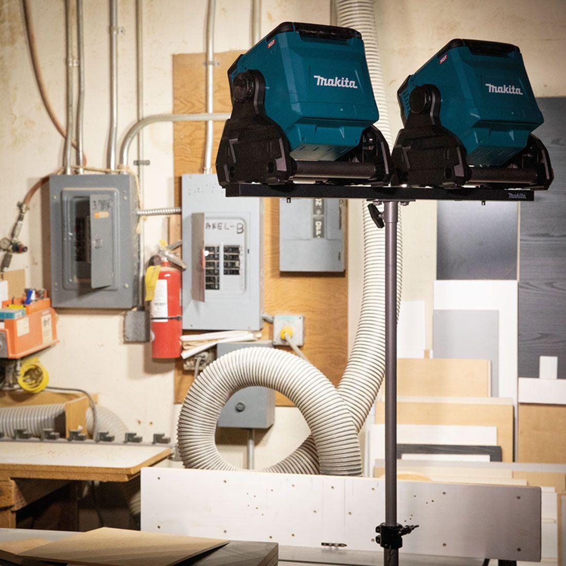 Makita ML005GX 40VMax XGT Cordless Worklight Body Only