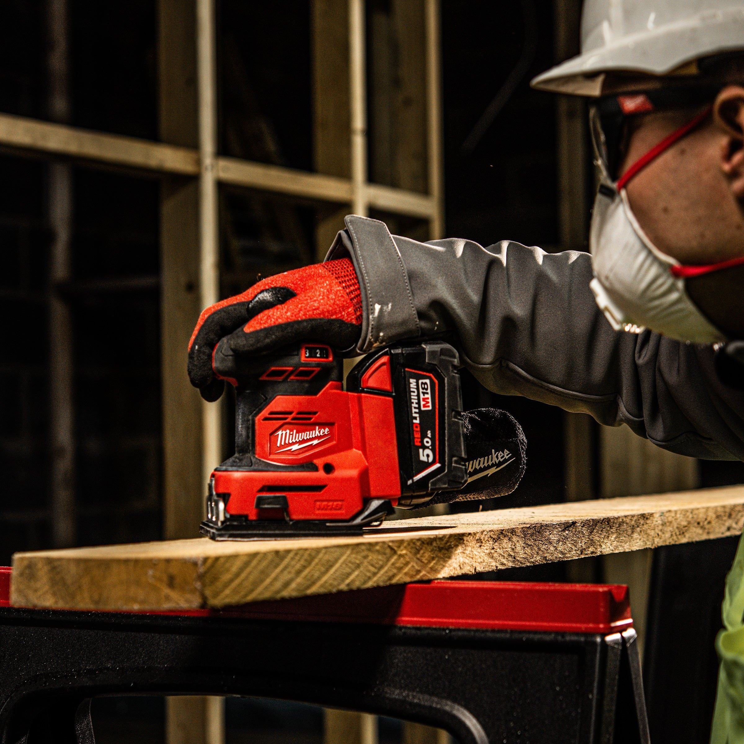 Milwaukee M18BQSS-0 18V Sheet Sander with 1 x 2.0Ah Battery & Charger