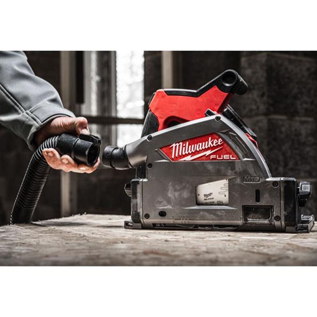 Milwaukee M18FPS55-0P 18V 165mm Fuel Brushless Plunge Saw with 2 x 5.5Ah Battery, Guide Rail Kit & M18VC2-0 Wet and Dry Vacuum Cleaner