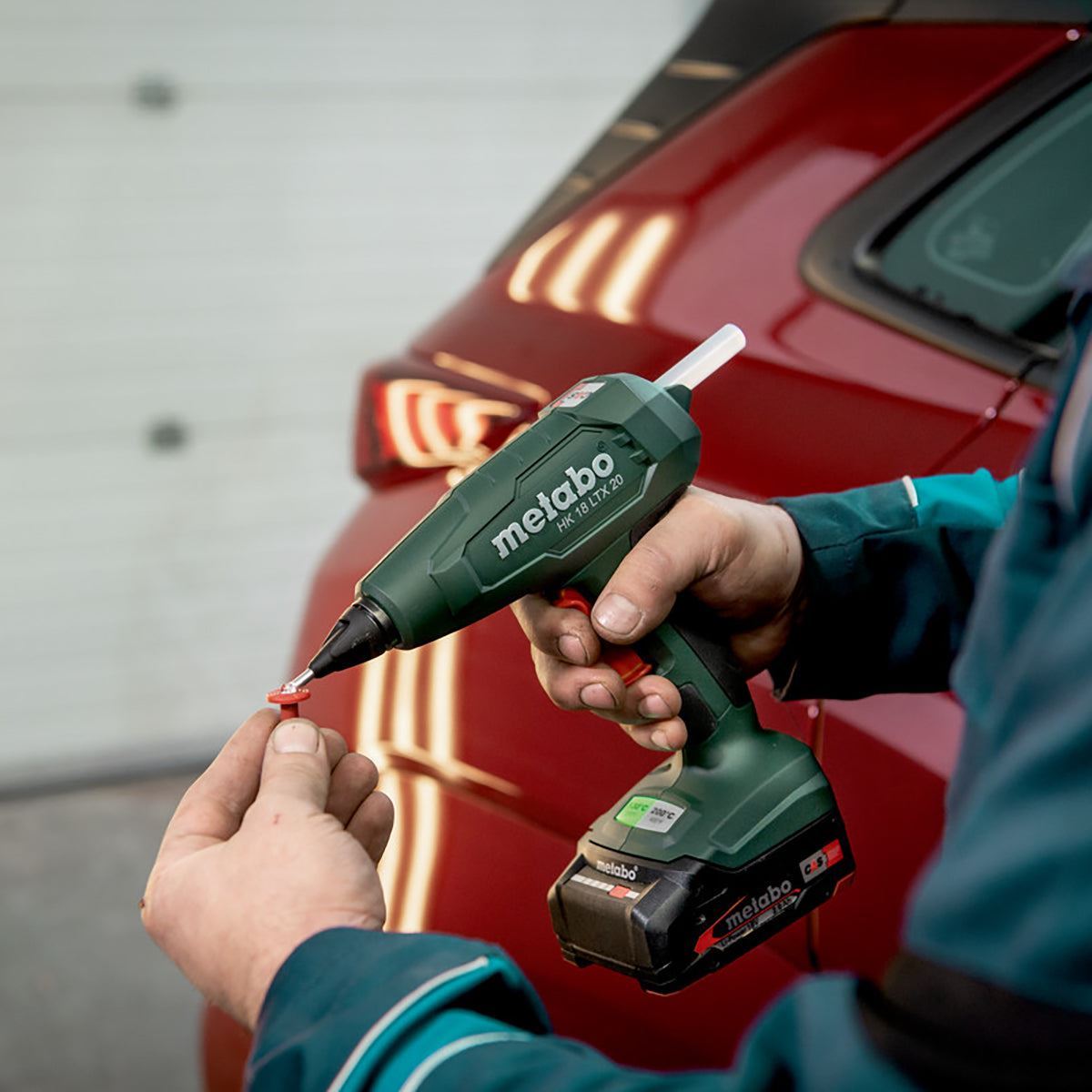 Metabo HK 18 LTX 20 18V Hot Glue Gun with 1 x 8.0Ah Battery, Charger, Glue Sticks & Metabox