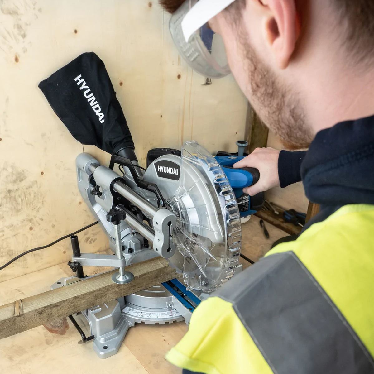 Hyundai HYMS2000E Electric Mitre Saw / Chop Saw with 255mm Blade 230V/2000W