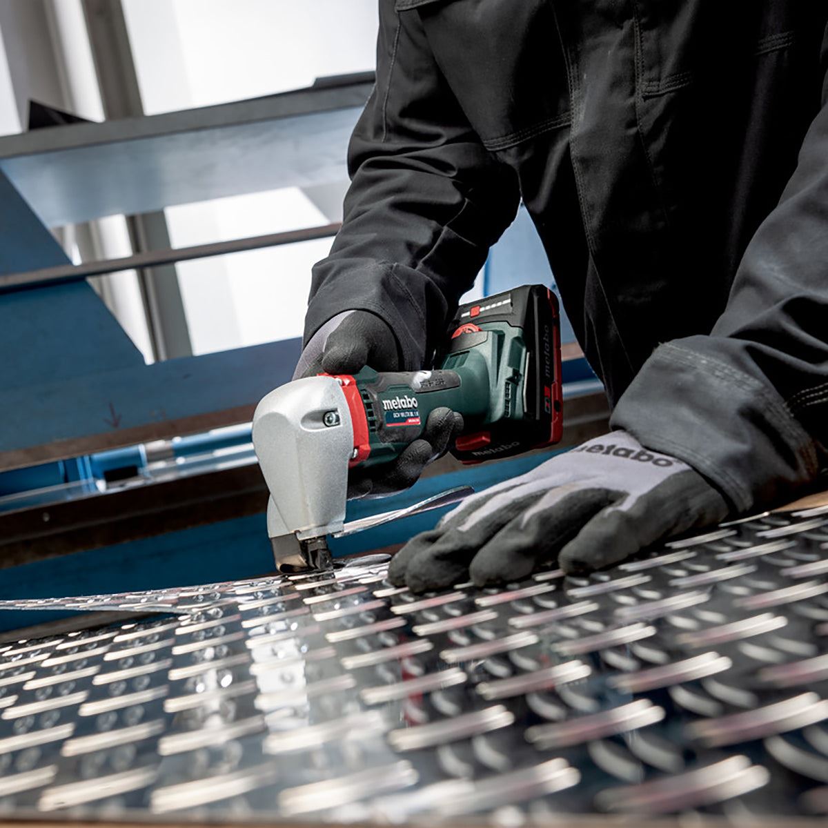 Metabo SCV 18 LTX BL 1.6 18V Brushless Metal Shear with 1 x 4.0Ah Battery Charger & Metabox