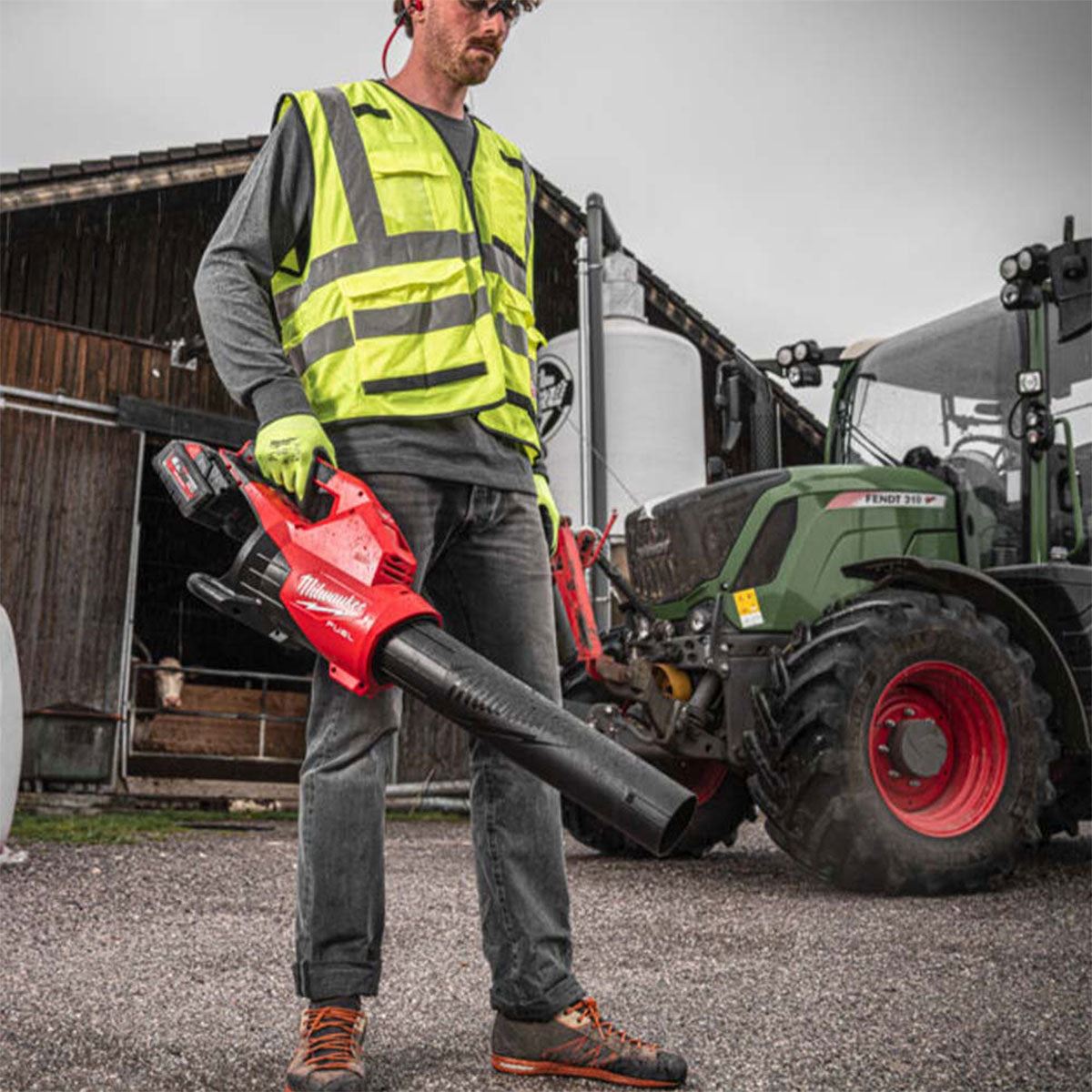 Milwaukee M18F2BL-0 36V Fuel Brushless Dual Battery Blower with 2 x 12.0Ah Battery & Charger