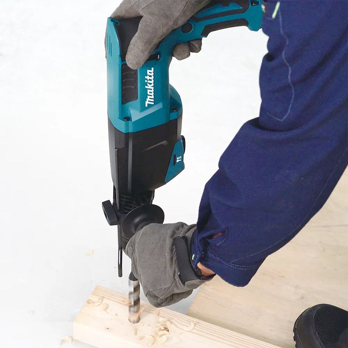 Makita HR2670/1 26mm SDS+ Rotary Hammer Drill 110V With Carrying Case