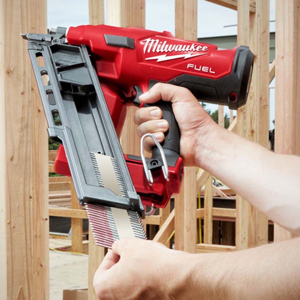 Milwaukee M18FPP2BE-522B 18V Fuel Twin Nail Gun Nailer with 1 x 5.0Ah, 1 x 2.0Ah Battery Charger & Bag 4933492429