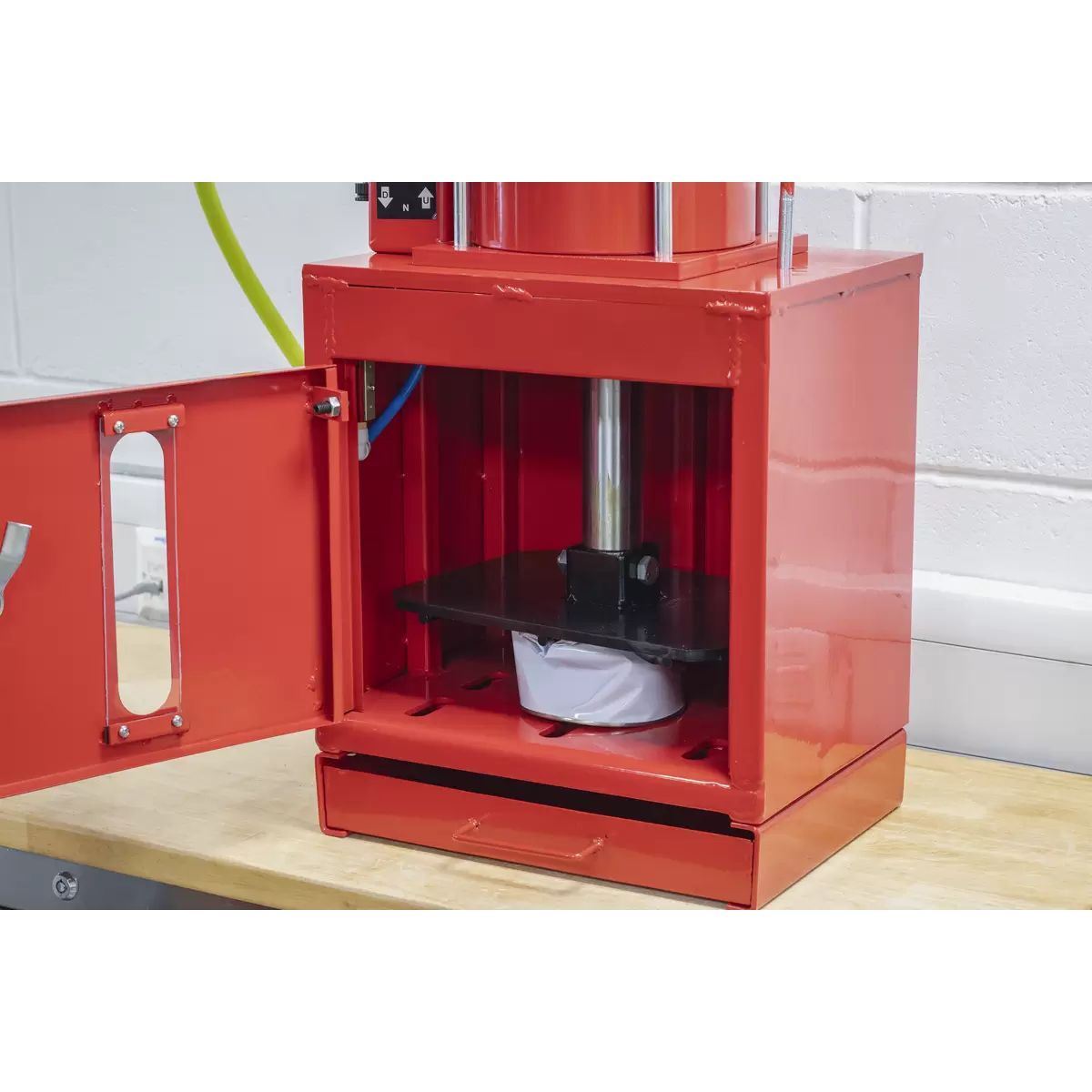 Sealey HCC08 Pneumatic Paint Can Crusher 2.2tonne