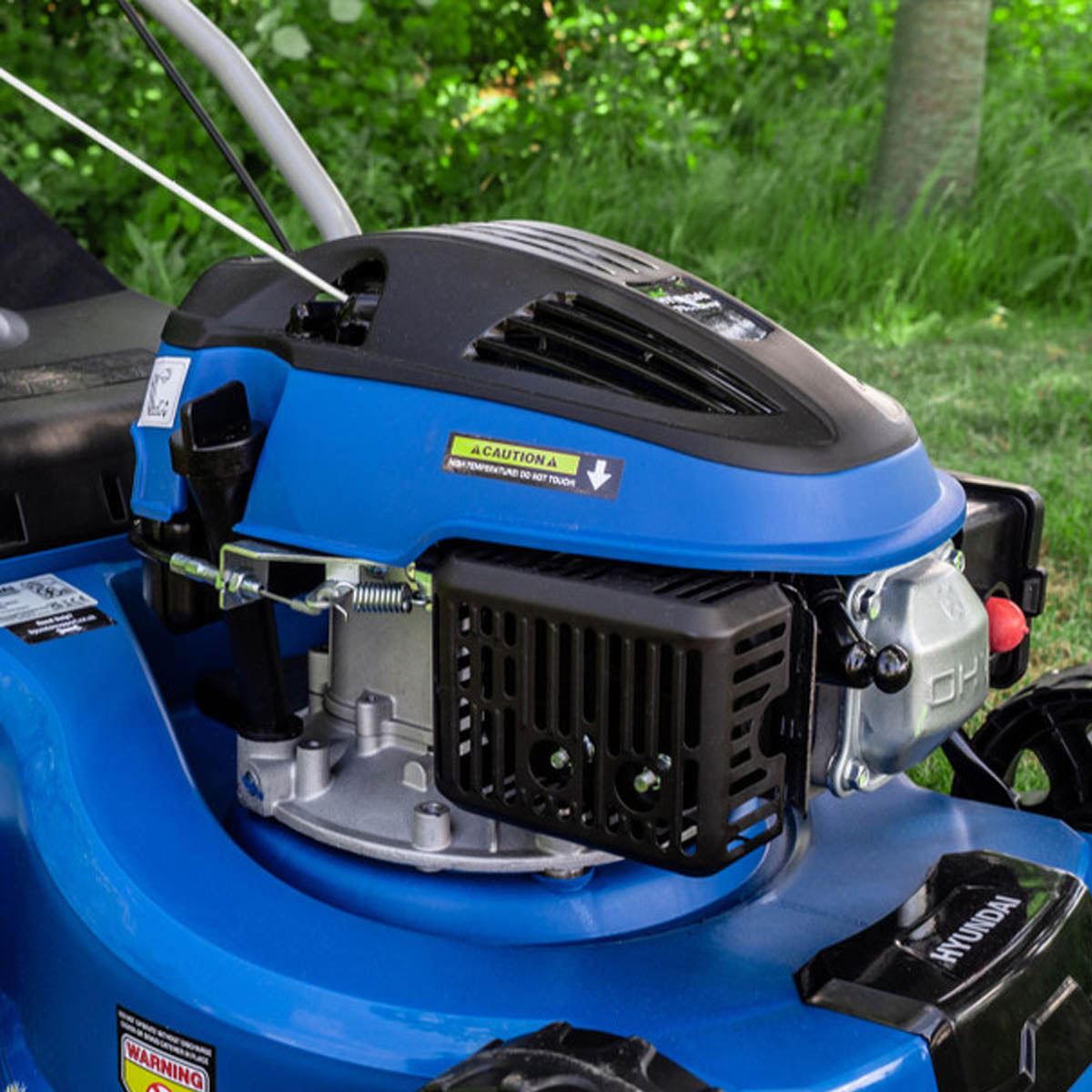 Hyundai HYM400P 40cm Petrol Lawnmower 79cc Engine, 25-75mm Cuts, 45L Grass Catcher & Rear Discharge