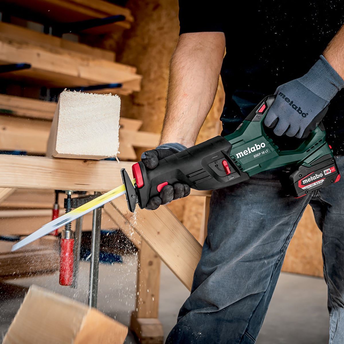 Metabo SSEP 18 LT 18V Sabre Saw with 1 x 2.0Ah Battery Charger & Metabox