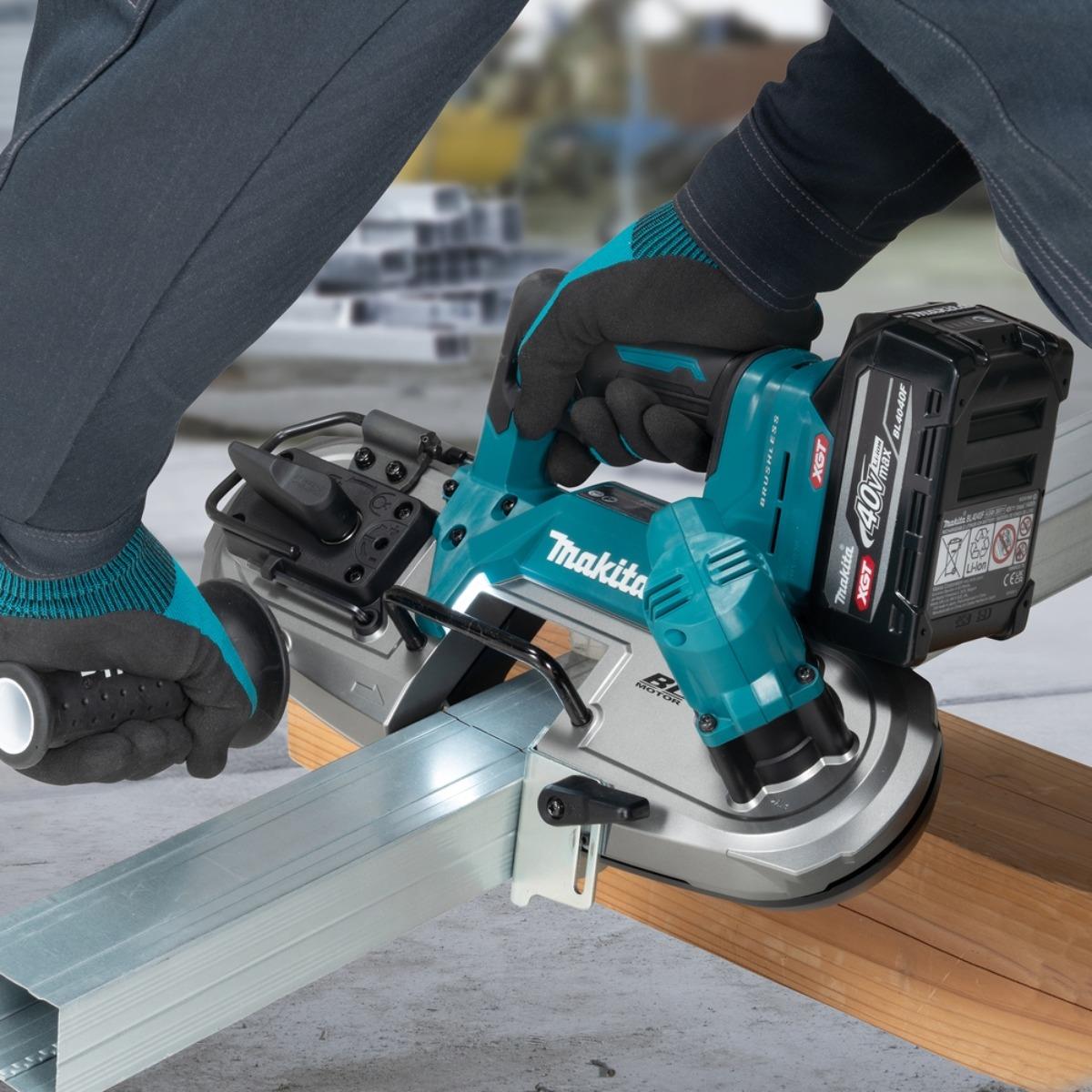 Makita PB003GZ 40V Max XGT 66mm Portable Bandsaw with 1 x 2.5Ah Battery, Charger & Stand