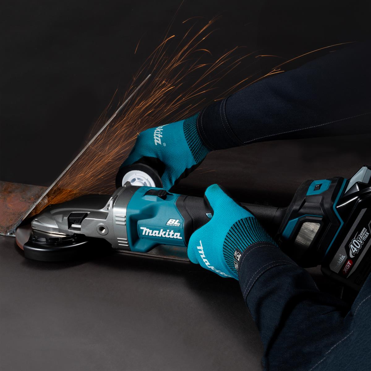 Makita GA055GZ01 40V Max XGT Brushless Angle Grinder with 1 x 4.0Ah Battery Charger & Case