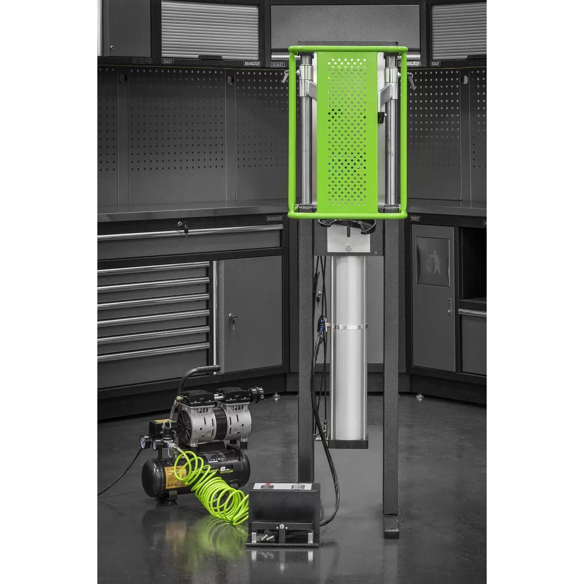 Sealey RE2500 Air Operated Coil Spring Compressor 2500kg