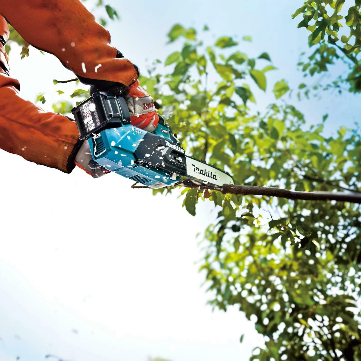 Makita UC031GZ 40V Max XGT Brushless 25/30cm Top Handle Chainsaw Body Only