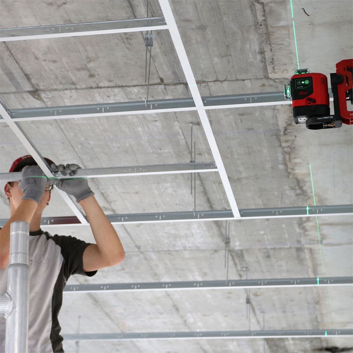 Leica Lino LGS-L6G Self-Levelling Green Multi-Line Laser With Battery, Charger & Case