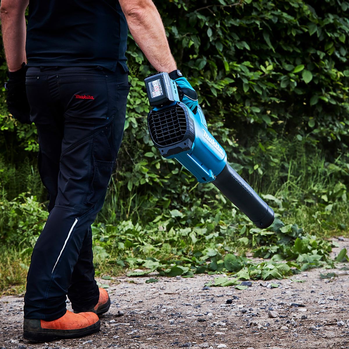 Makita DUB184Z 18V LXT Brushless Leaf Blower With 1 x 5.0Ah Battery & Charger