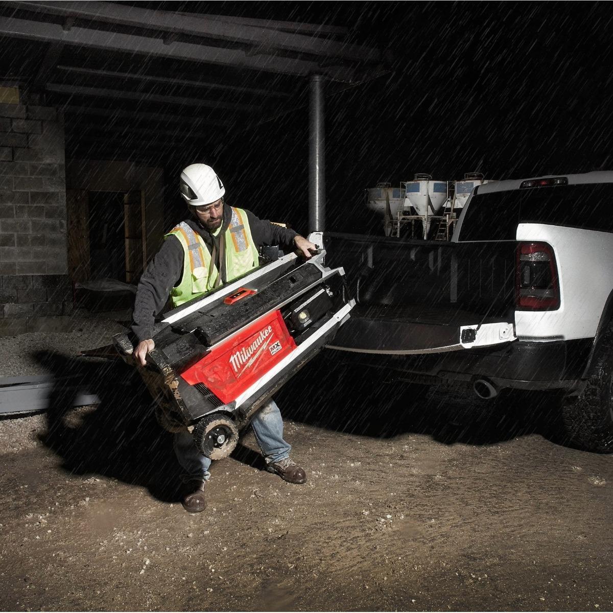 Milwaukee MXFTL-801 110V MX FUEL Tower Light 27000 Lumens with 1 x Forge 8.0Ah Battery 4933502174