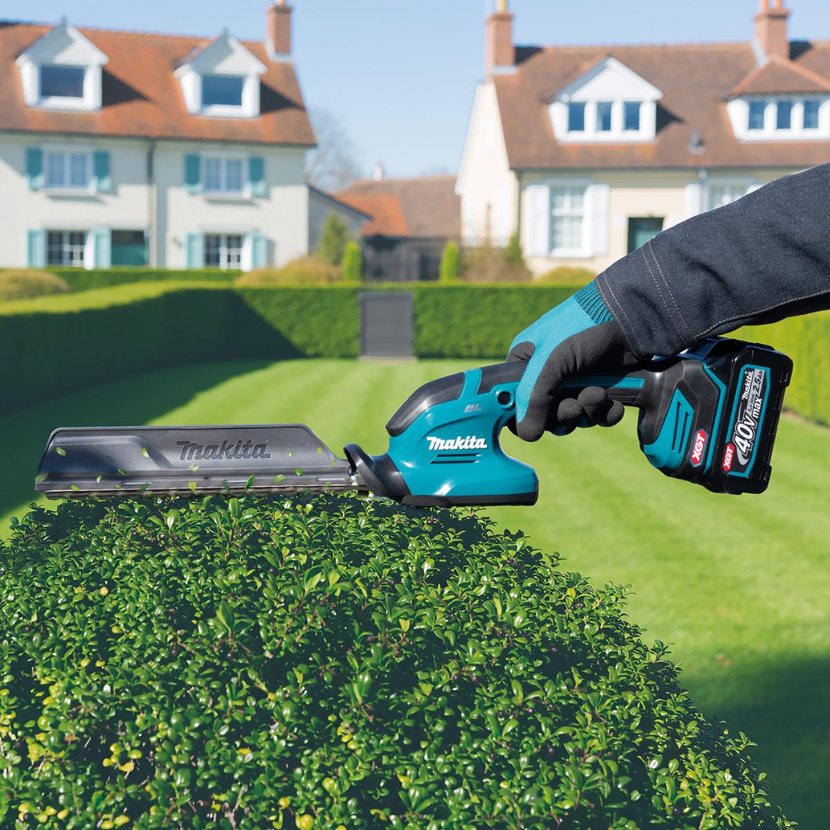 Makita UH023GZ 40V Max XGT Brushless Hedge Trimmer Body Only