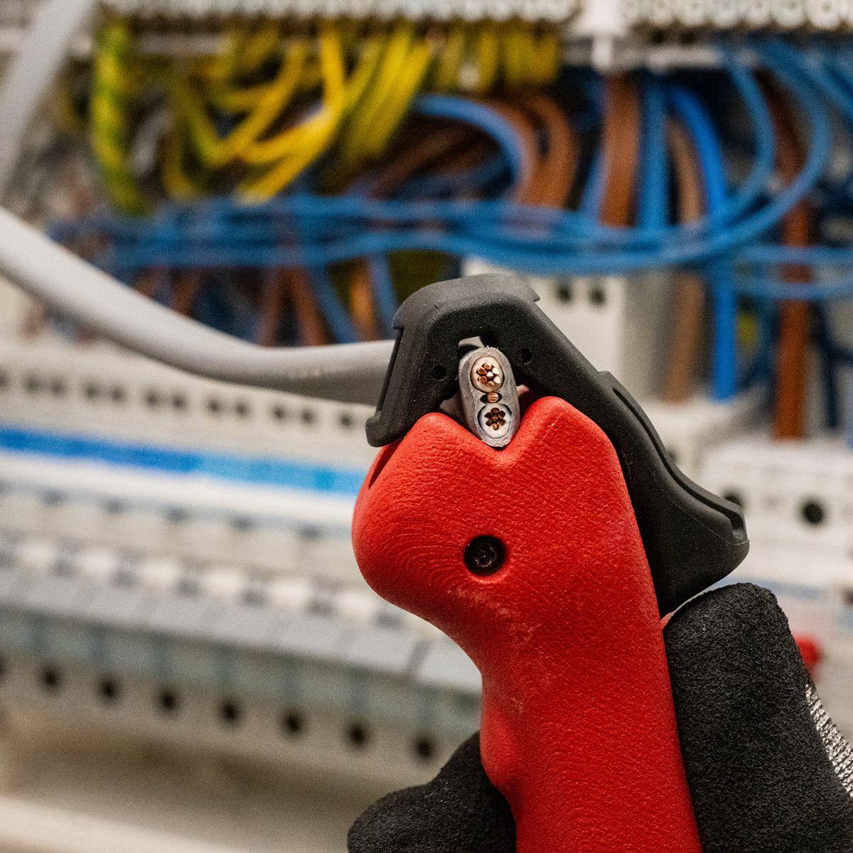 Milwaukee 4 in 1 Multi-Purpose Stripper 4932498270