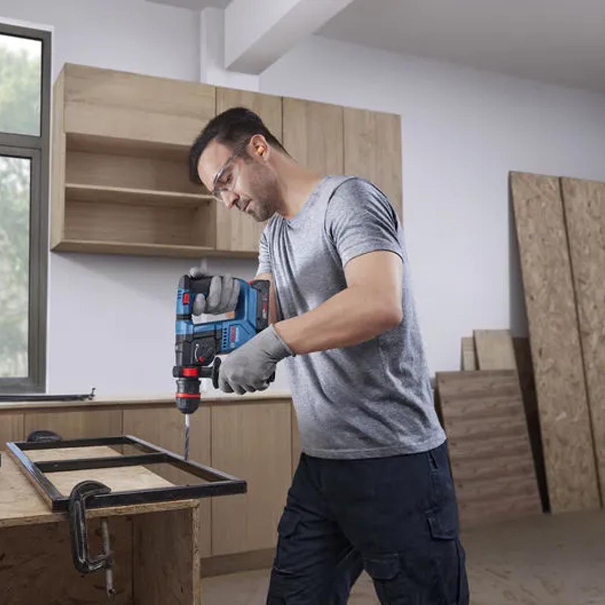 Bosch GBH 18V-18 X Brushless 18V SDS+ Rotary Hammer Drill with 1 x 4.0Ah Battery & Charger