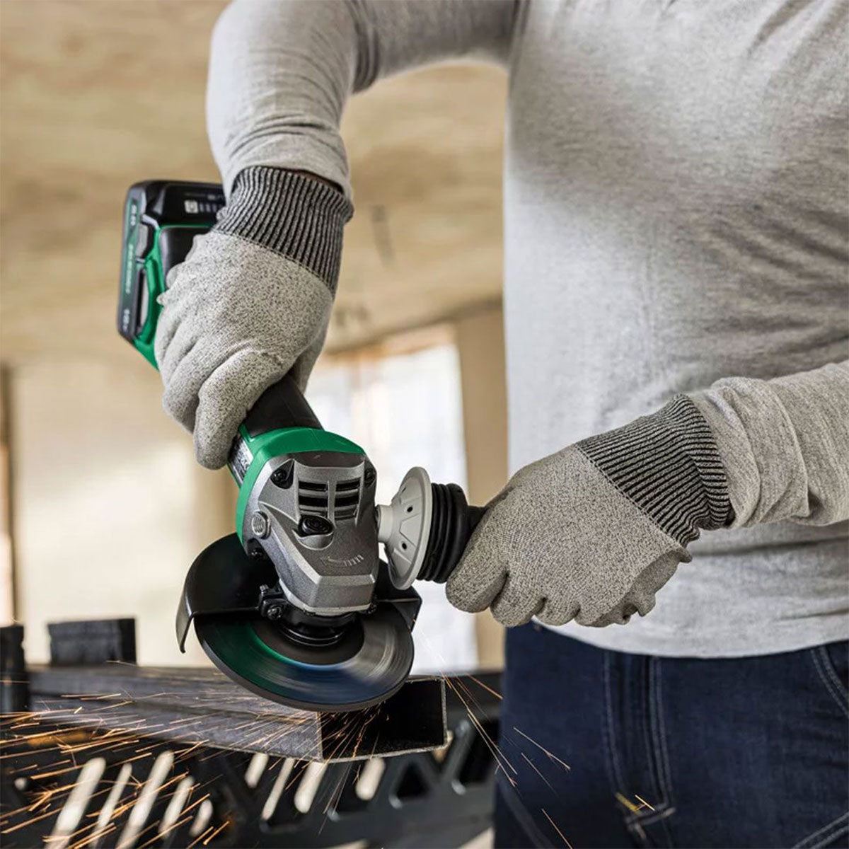 Hikoki G1812DAW4Z 18V Brushless Angle Grinder with 1 x 4.0Ah/8.0Ah Battery & Charger