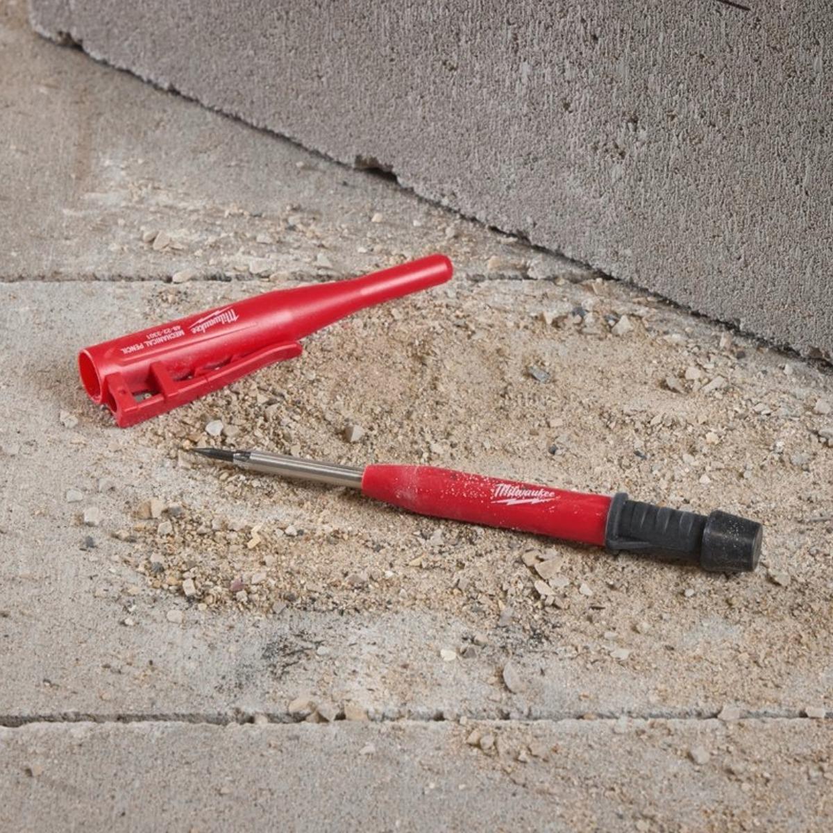 Milwaukee Mechanical Construction Pencil with Graphite Leads 4932501156