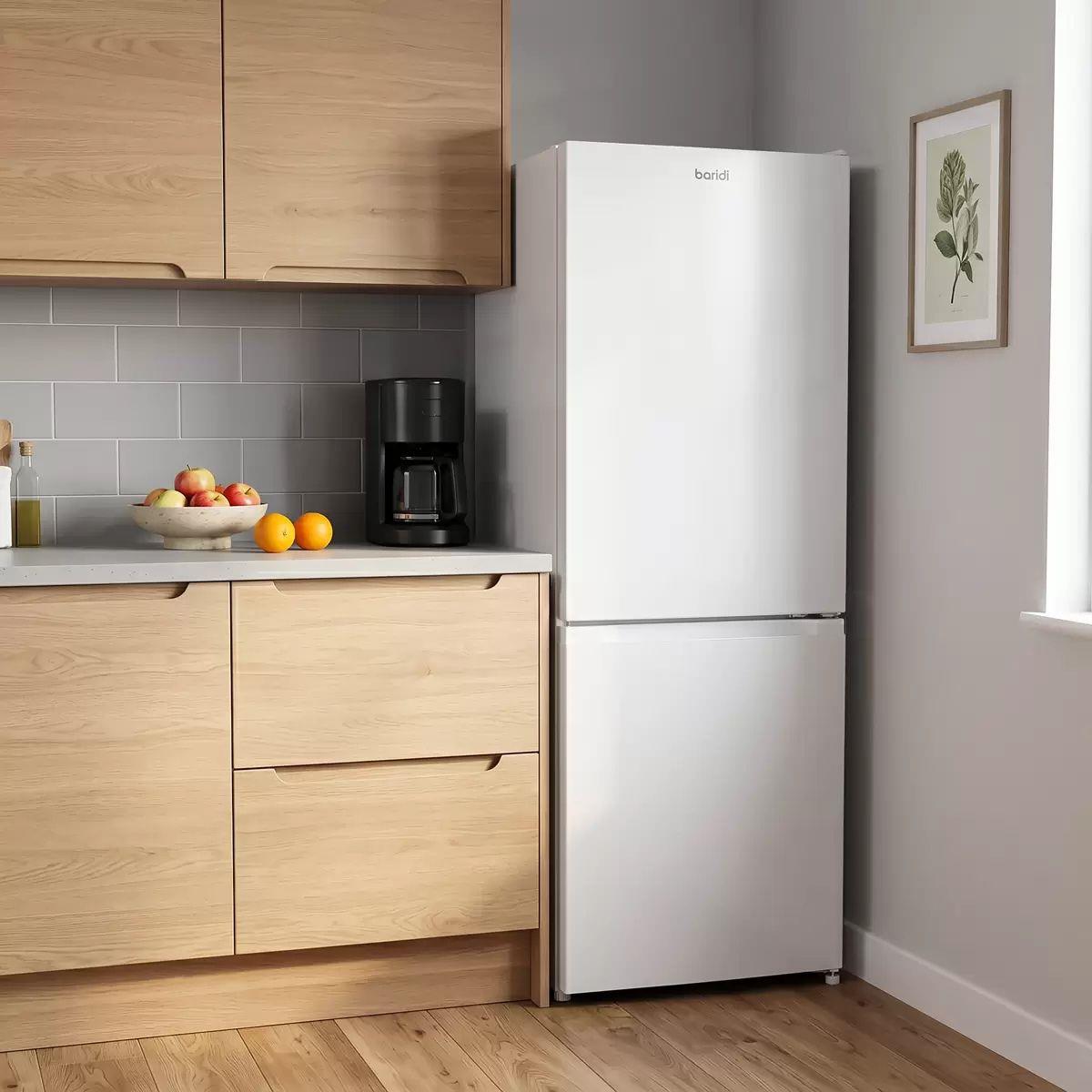 Sealey DH326 Baridi 60/40 Smart Frost Fridge Freezer 227L Capacity White 230V