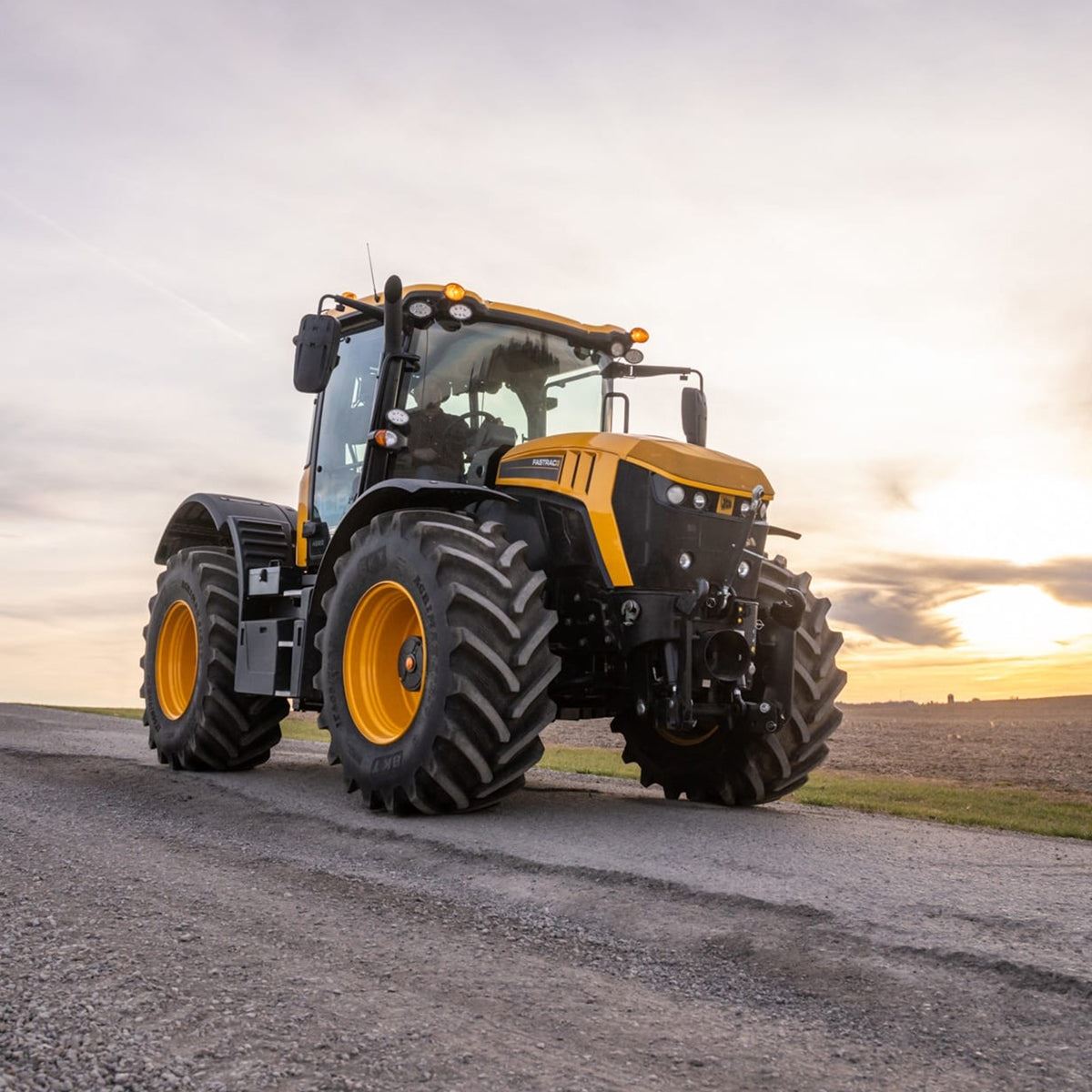 JCB 42’’ Roller Tool Cabinet, 11 Drawers, Steel with Hardwood Worktop and Fastrac Tractor Wrap JCBFSTRCBB
