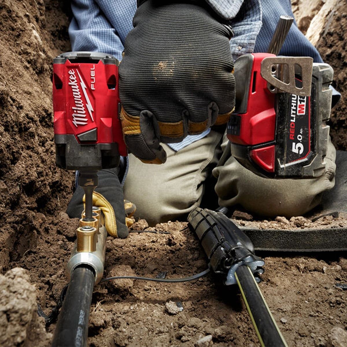 Milwaukee M18FIW2F12-0 18V Brushless Impact Wrench with 1 x 5.5Ah Battery Charger & Bag