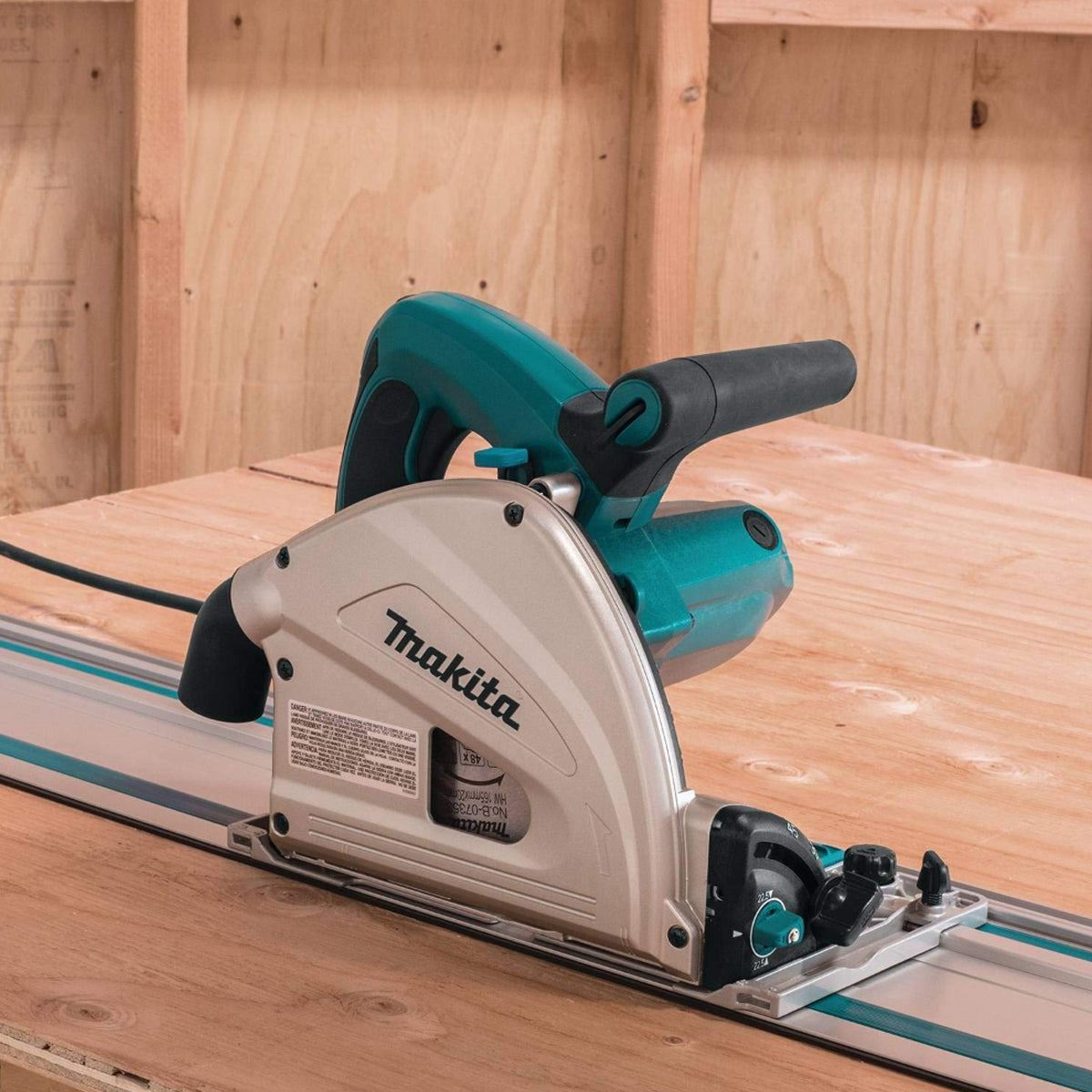 Makita SP6000J/2 165mm Plunge Cut Saw 240V With Case