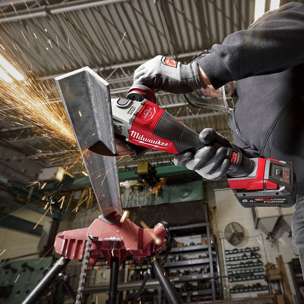 Milwaukee M18FHSAG125XPDB2-0X FUEL 18V 125mm Angle Grinder with 1 x 6.0Ah Battery Charger & Case