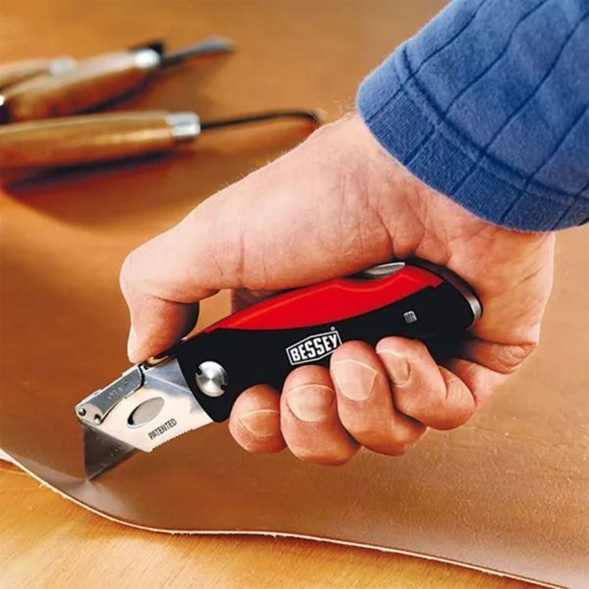 Bessey EZ360-30 One Handed Clamp & DBKPH-EU Folding Utility Knife Set EZ360SET-A