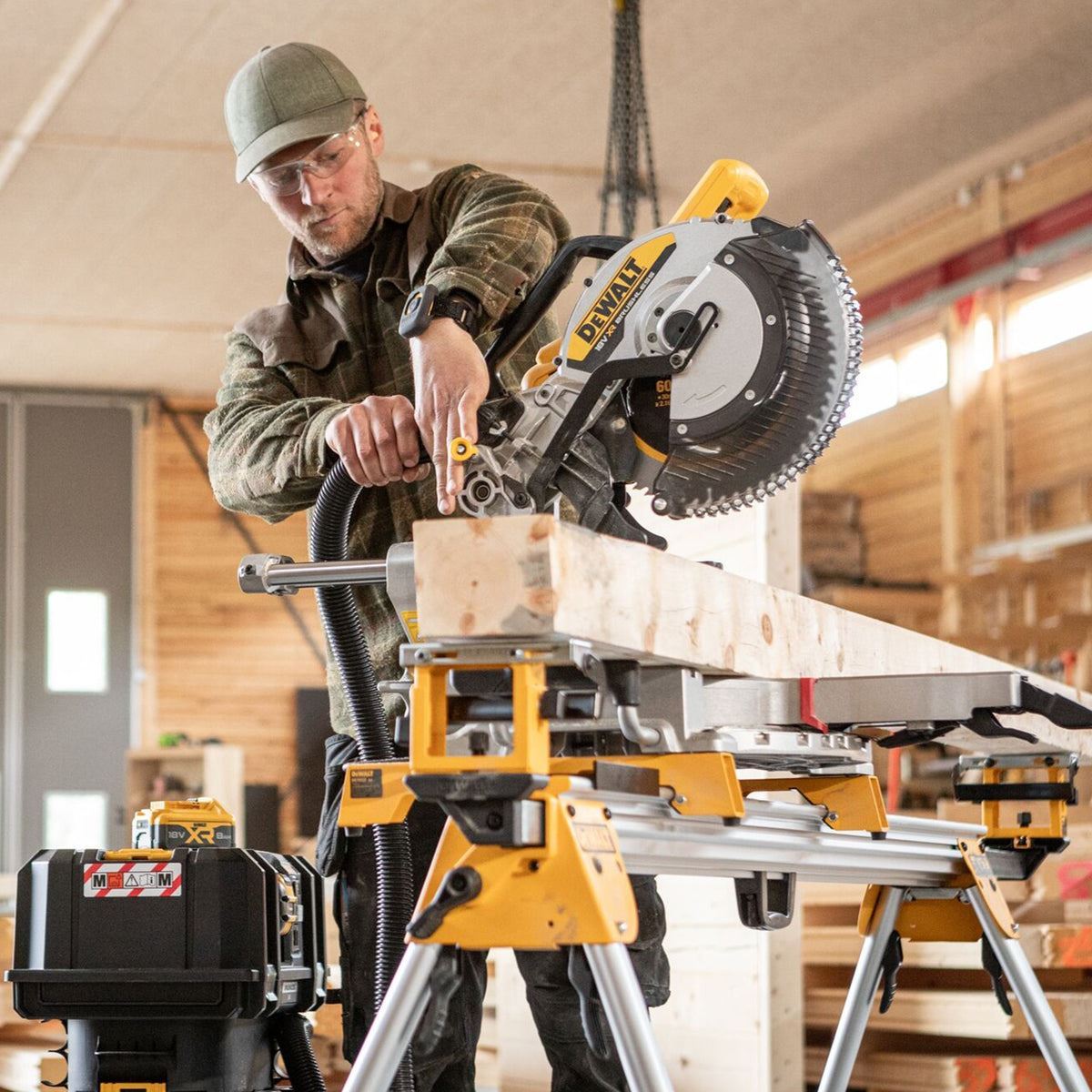 DeWalt DCS782N-XJ 18V XR Brushless Mitre Saw with 2 x 5.0Ah Battery Charger & Universal Leg Stand - DE7023