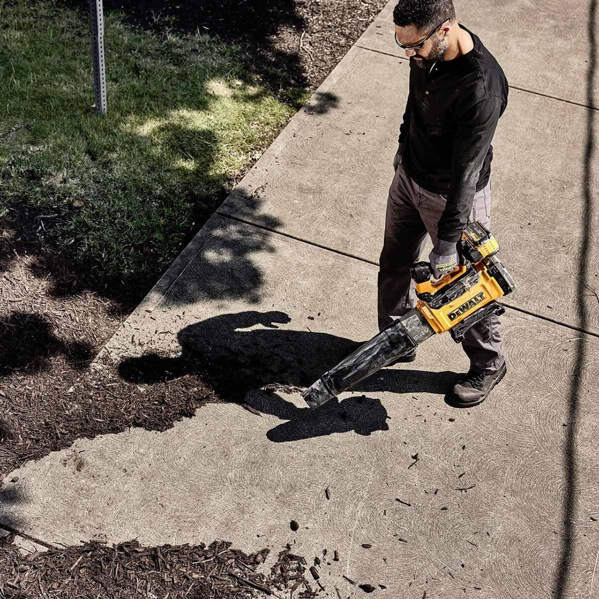 Dewalt DCMBL777X1-GB 54V XR FlexVolt Brushless Axial Blower with 1 x 9.0Ah Battery & Charger