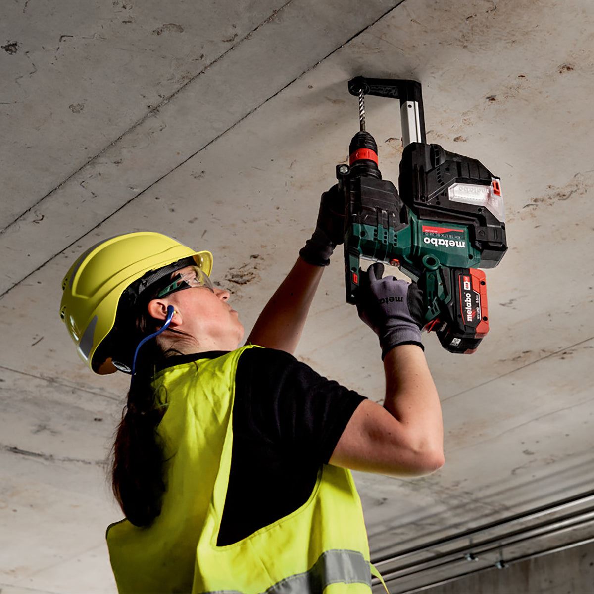 Metabo KH 18 LTX BL 28 Q 18V Brushless SDS+ Combination Hammer Drill Body Only in Metabox 601715840