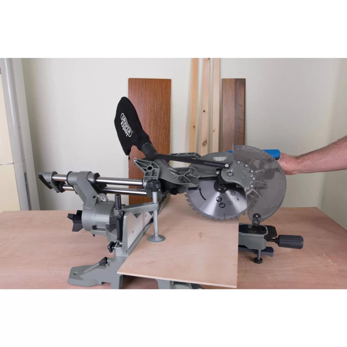 Draper SMS255E Double Bevel Sliding Compound Mitre Saw 255mm 230V/2000W 79899