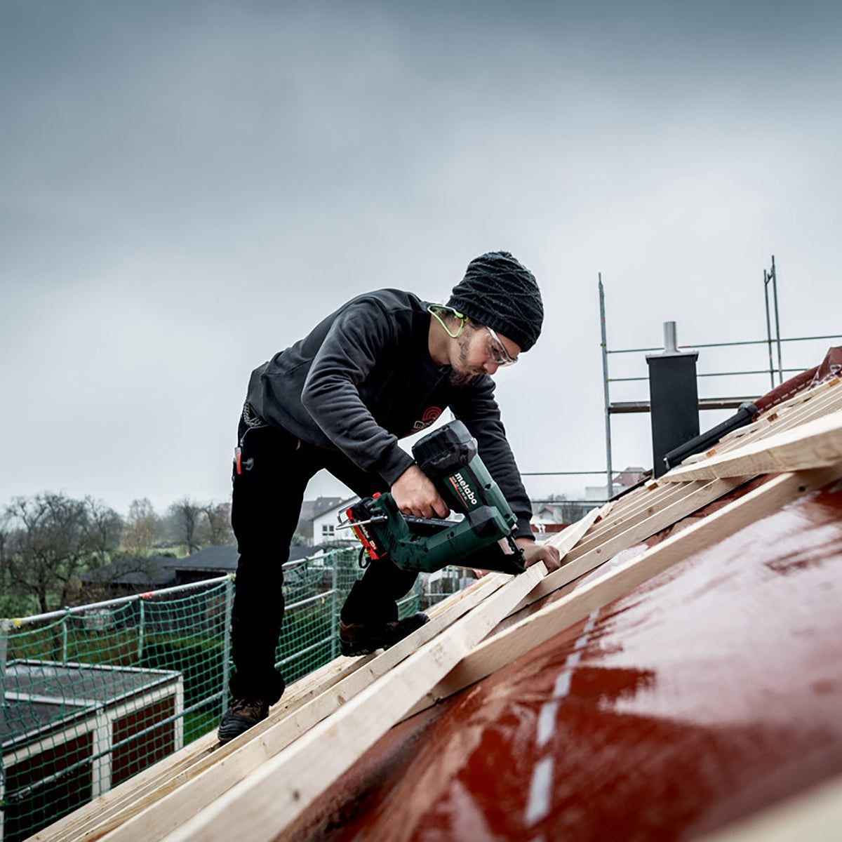 Metabo NFR 18 LTX 90 BL 18V Brushless First Fix Framing Nailer with 2 x 4.0Ah Battery, Charger in Metabox 612090800