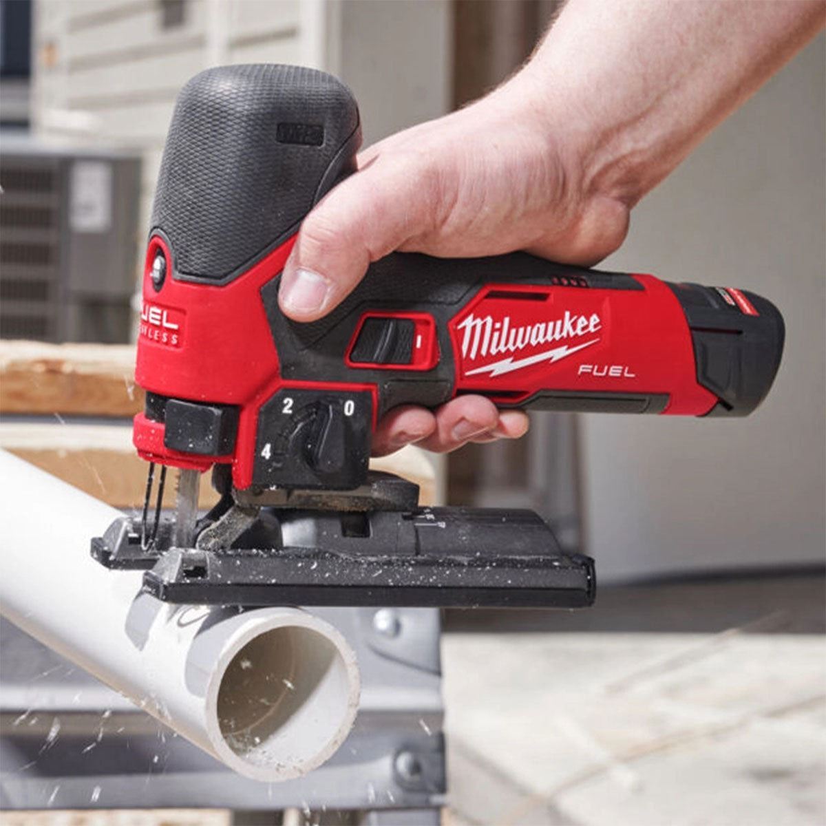 Milwaukee M12FJS-0 12V Fuel Brushless Bodygrip Jigsaw with 1 x 2.5Ah Battery & Charger
