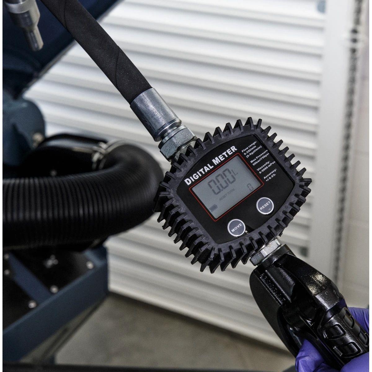 Sealey AK4562D Oil Dispensing System Air Operated with 10mtr Retractable Hose Reel