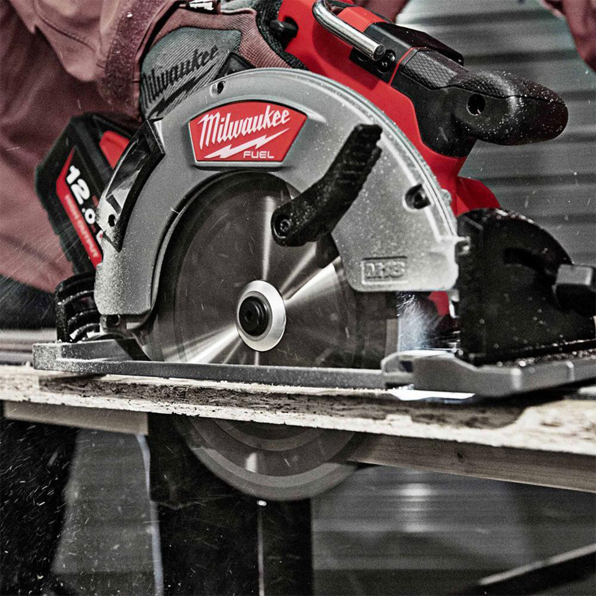 Milwaukee M18 FCSG66-0 18V FUEL Brushless 190mm Circular Saw Body Only 4933472163