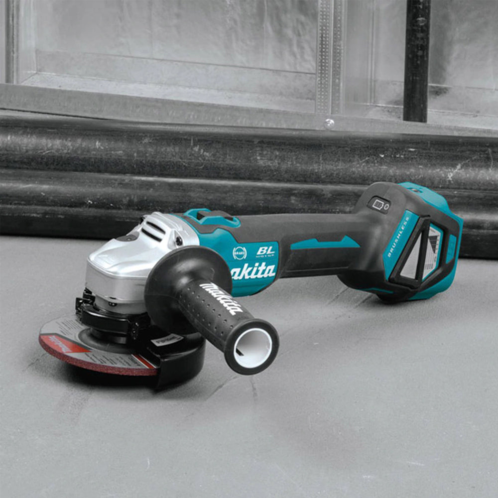 Makita DGA463Z 18V Brushless 115mm Angle Grinder with 1 x 5.0Ah Battery Charger & Bag