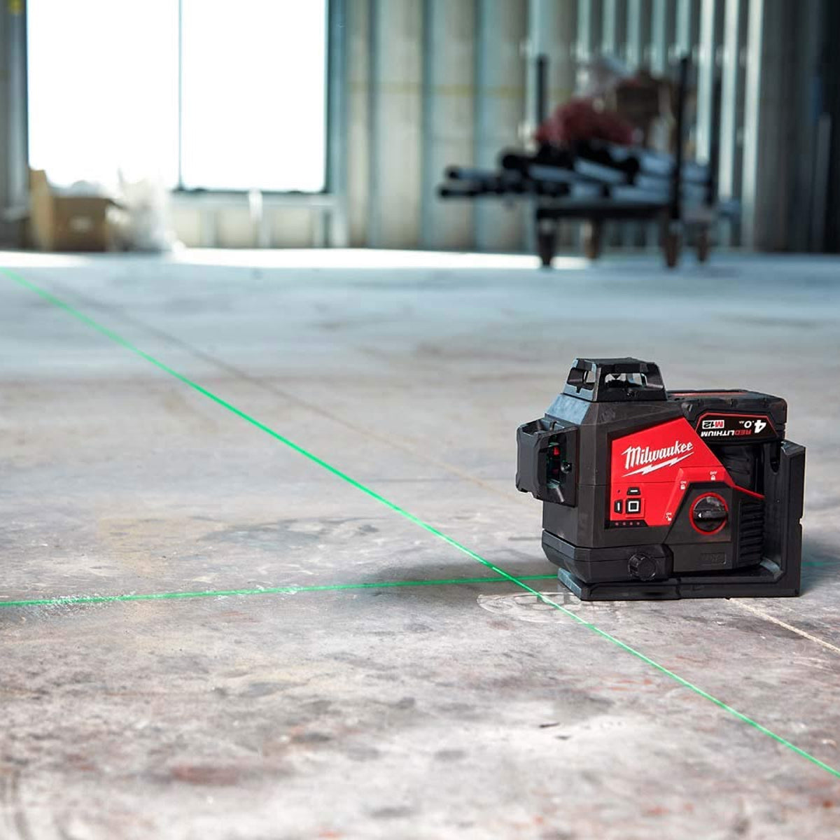 Milwaukee M123PL-401C 12V Green 360° 3 Plane Laser with 1 x 4.0Ah Battery, Charger & Case