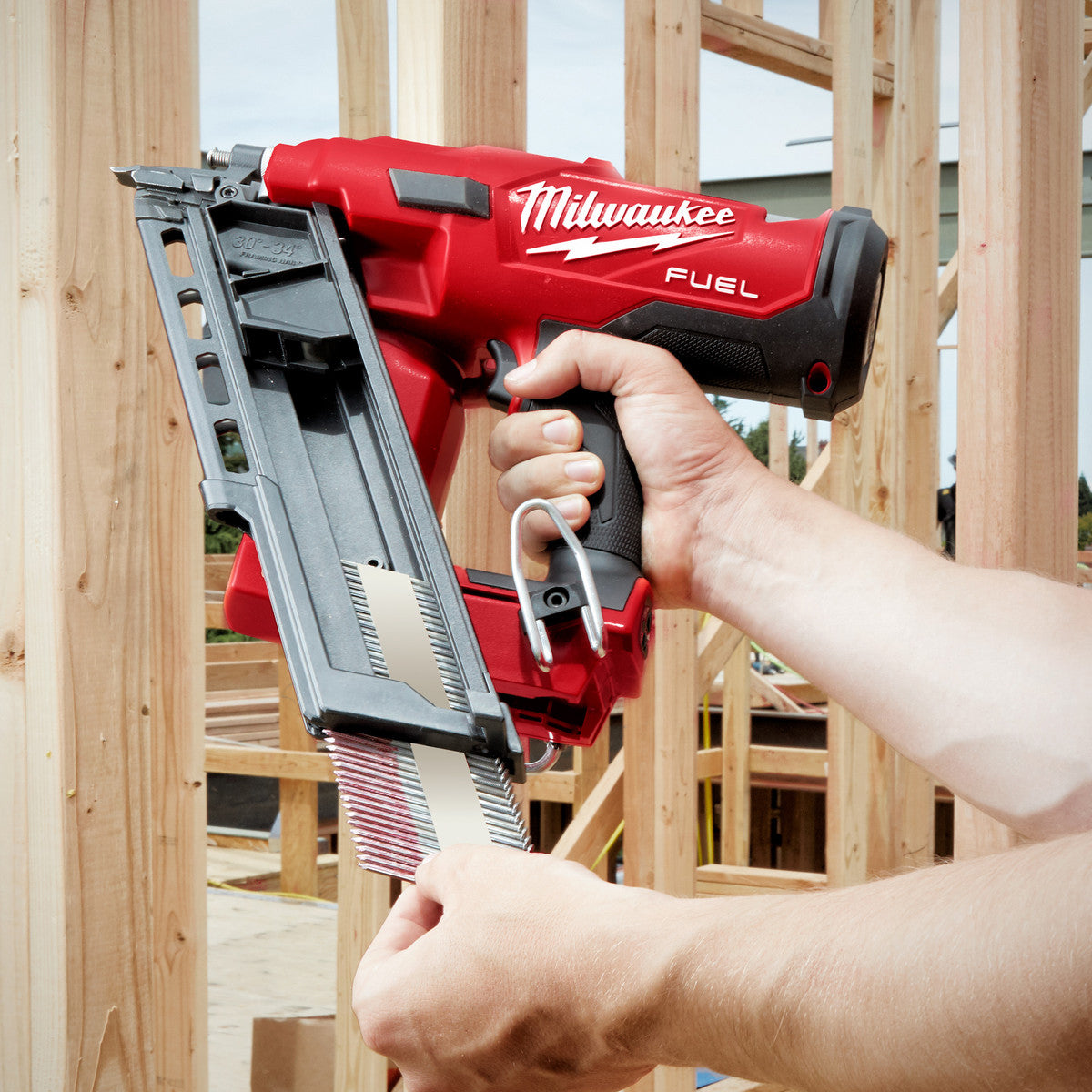 Milwaukee 18V M18 FPP2AR-522B Fuel Twin Pack Nailer with 1 x 5.0Ah & 2.0Ah Battery & Charger