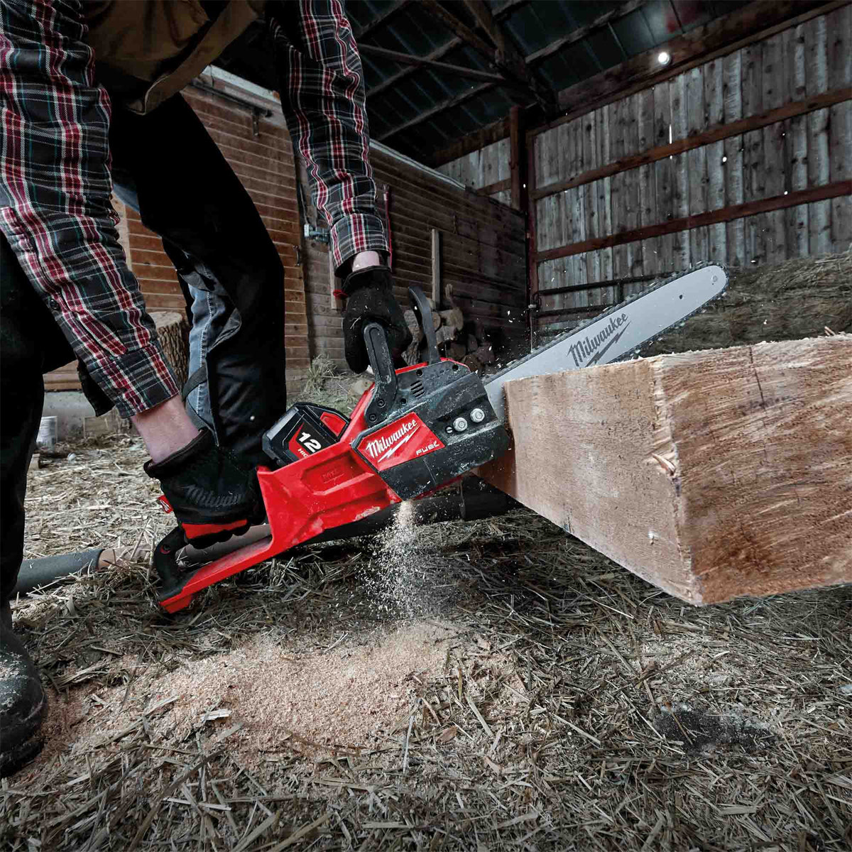 Milwaukee M18FCHSC-0 18V Fuel Brushless Chainsaw with 2 x 5.0Ah Battery & Charger